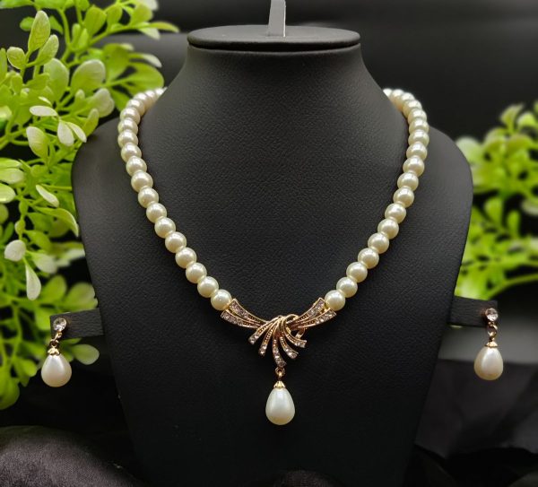 Imported Timeless Pearl Necklace Set With Radiant Pendant & Earrings